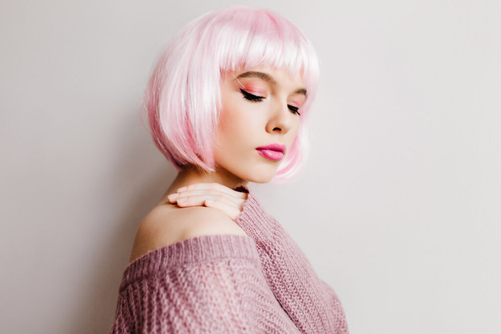 woman wearing wig